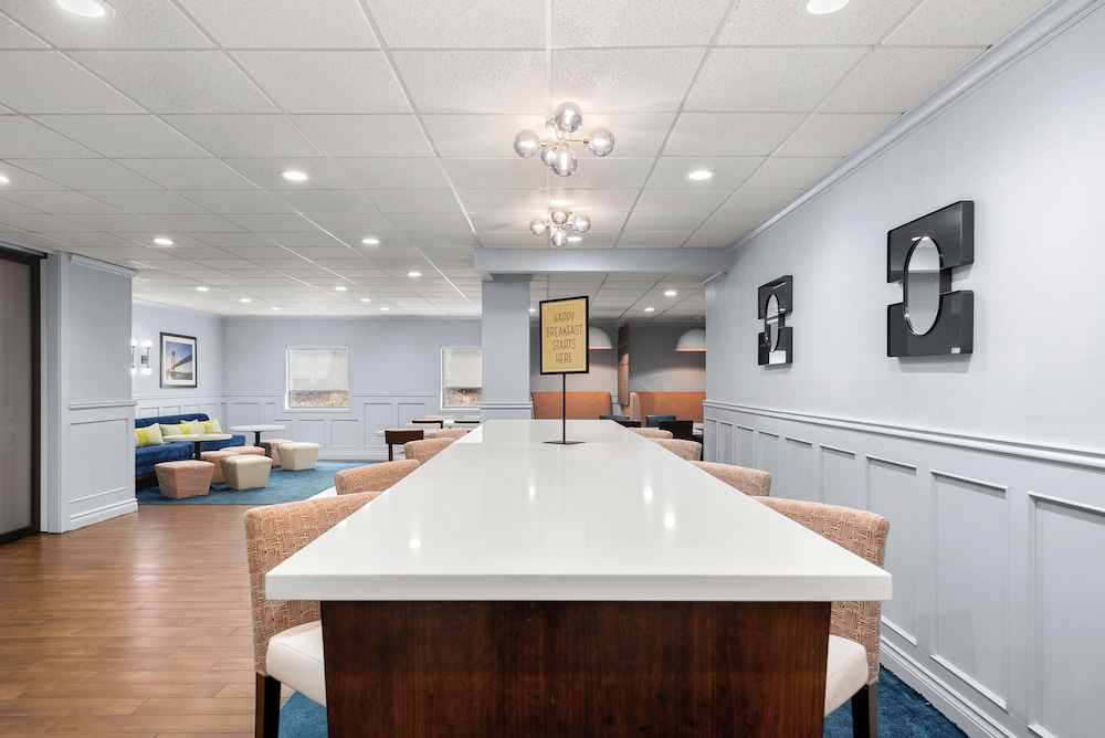 Hampton Inn Bordentown - photo 25
