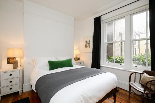 Charming West End Residence in Peaceful Fitzrovia — 4-Star Luxury Hotel in London, United Kingdom