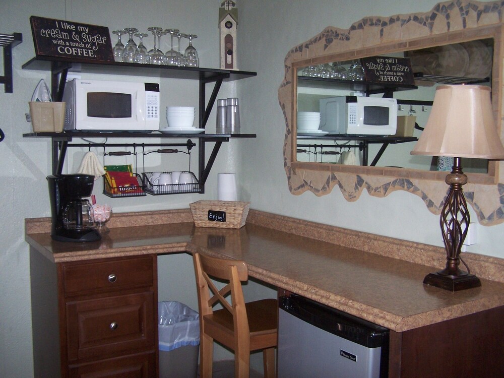 Blanco County Inn - photo 21