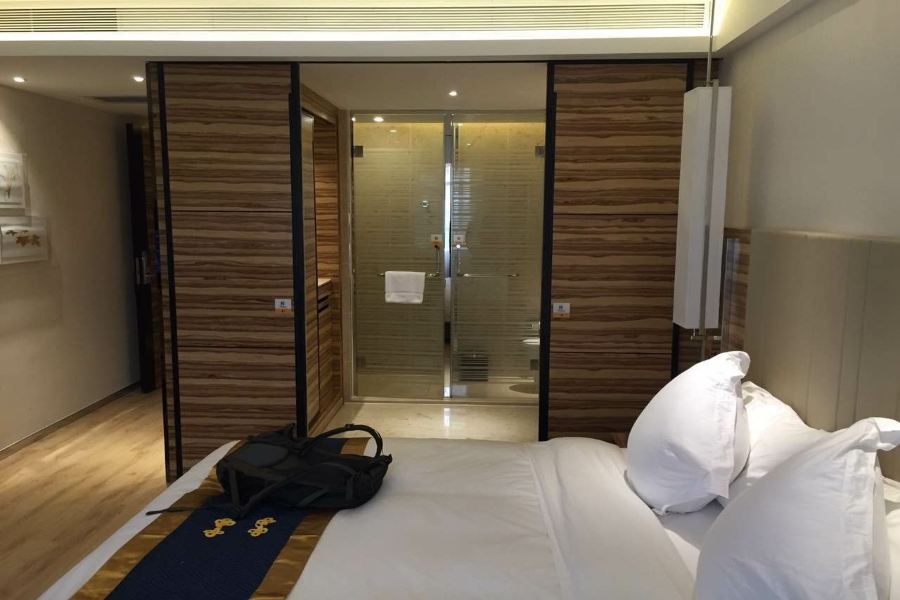 Echeng Hotel — hotel in Qinzhou