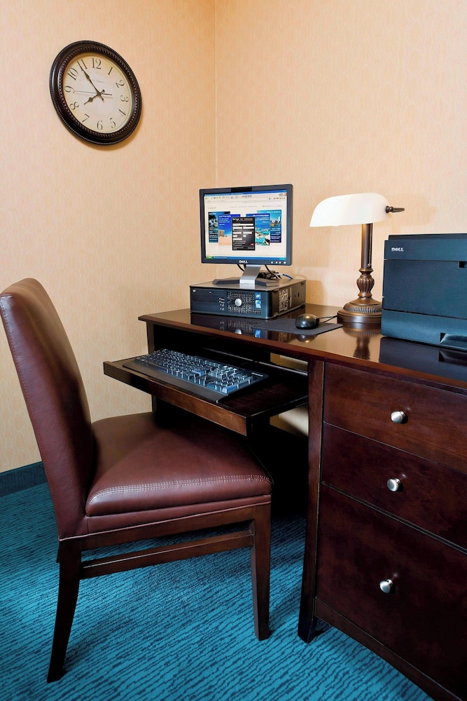 Residence Inn Cedar Rapids - photo 17
