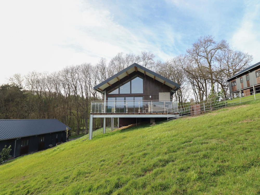 Bwncath - carbon neutral hotel in Welshpool
