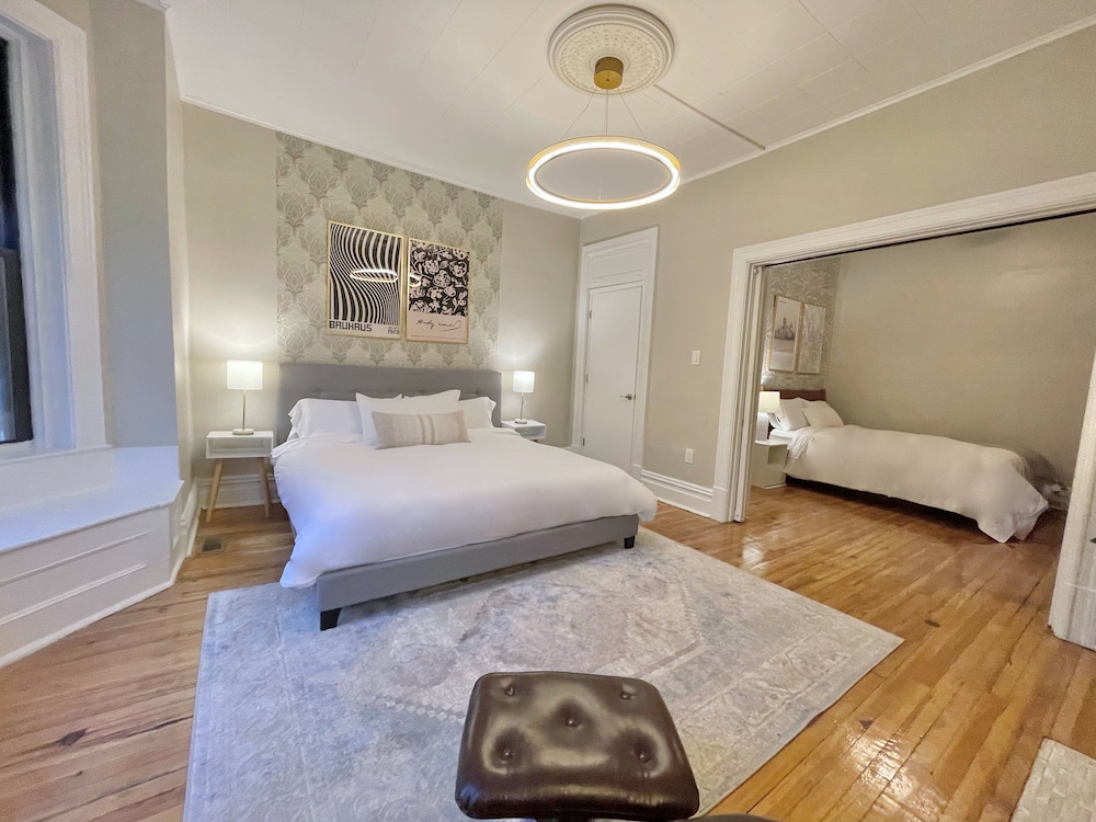 The Warhola Bloomfield - photo 11