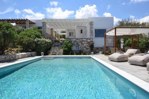 Executive Paros Villa Villa Zefyros Sea Views Private Pool Kostos Damouli — 4-Star Luxury Hotel in Paros, Greece