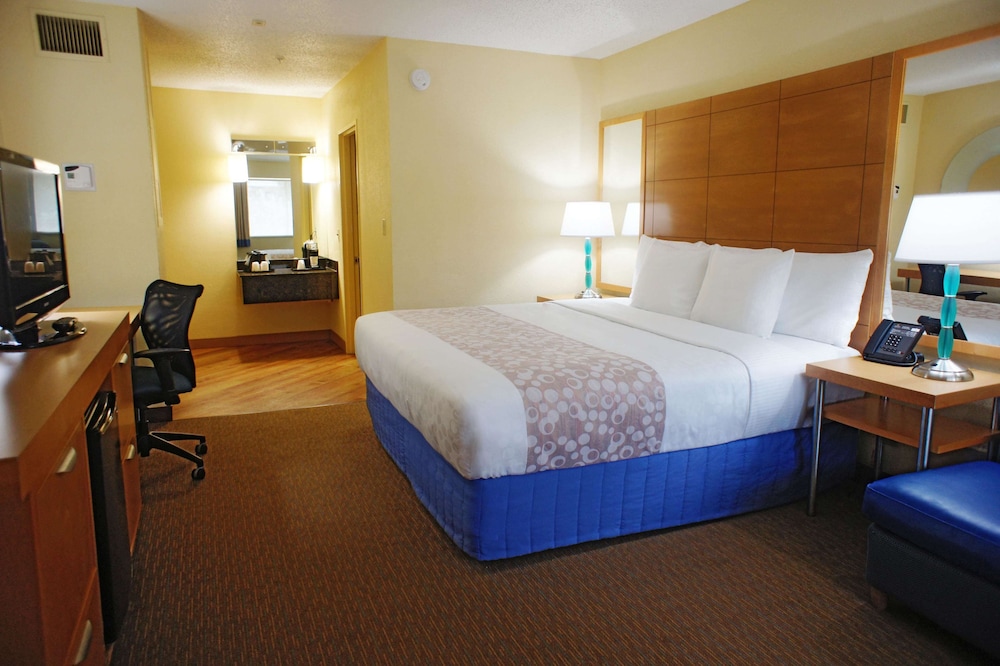 La Quinta by Wyndham Fort Lauderdale Pompano Beach - photo 6