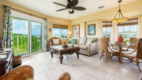 Key Largo Baha Penthouse Ocean Pointe 1416 in Key Largo, United States