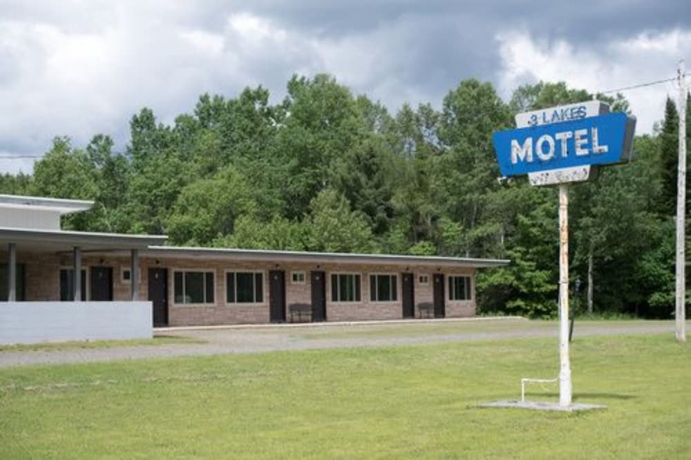 Three Lakes Motel - photo 29