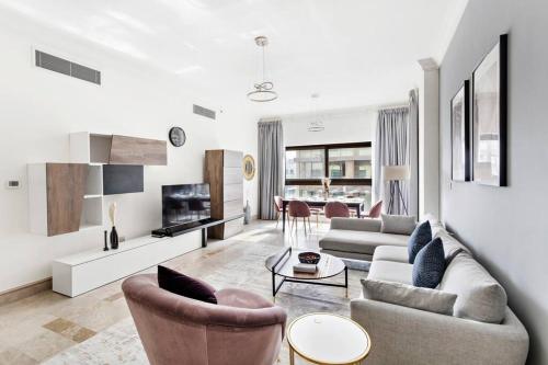StoneTree Fairmont South 2 BR Near Beach — 5-Star Luxury Hotel in Dubai, United Arab Emirates