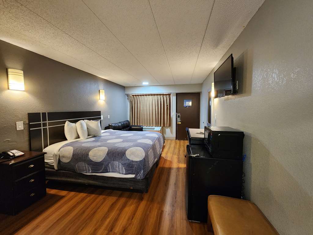 Americas Best Value Inn & Suites Little Rock at Scott Hamilton Dr - photo 13