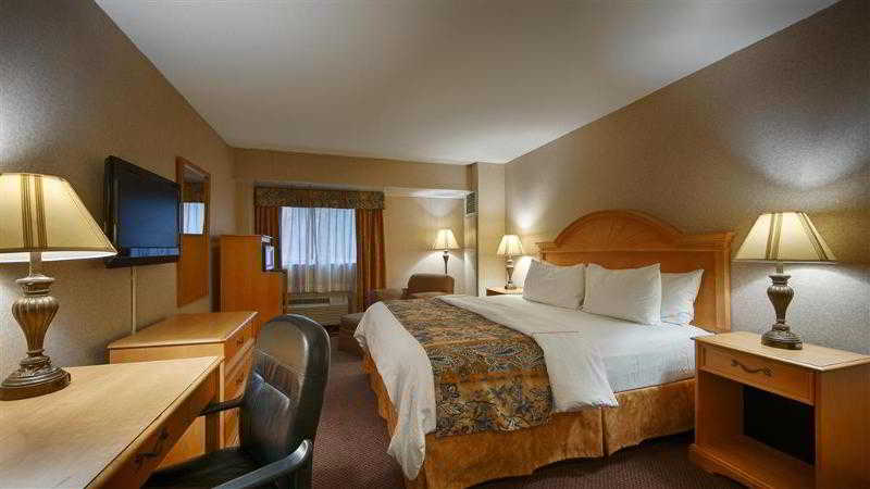 Red Lion Hotel Rosslyn Iwo Jima - photo 19