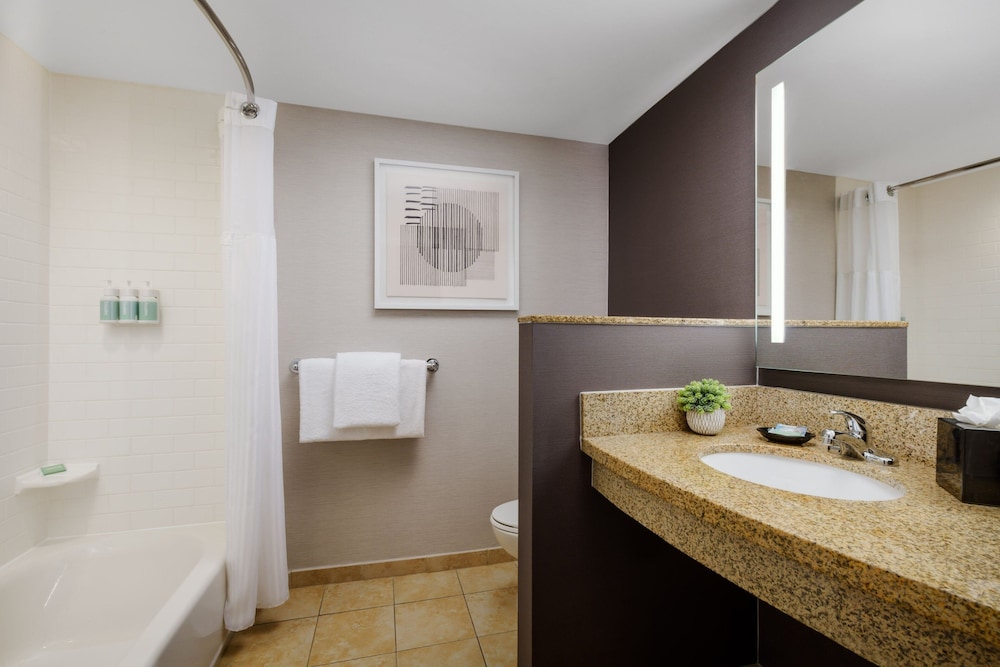 Courtyard by Marriott Keene Downtown - photo 20