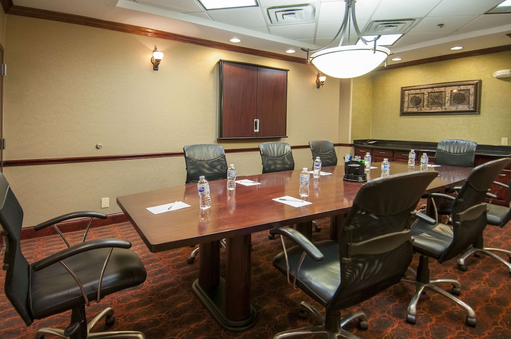 Hampton Inn & Suites Waxahachie - photo 36