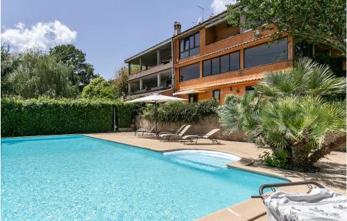 Nice Home In Bassano Romano With Wifi — 4-Star Luxury Hotel in Bassano Romano, Italy