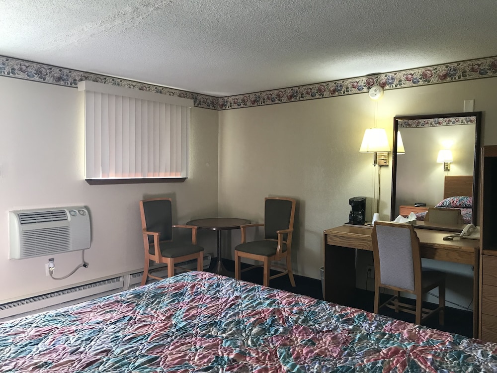 West Motel - photo 13