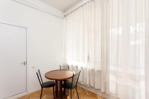 Super Stylish and Spacious 3 Seperated Apartments For 6 people