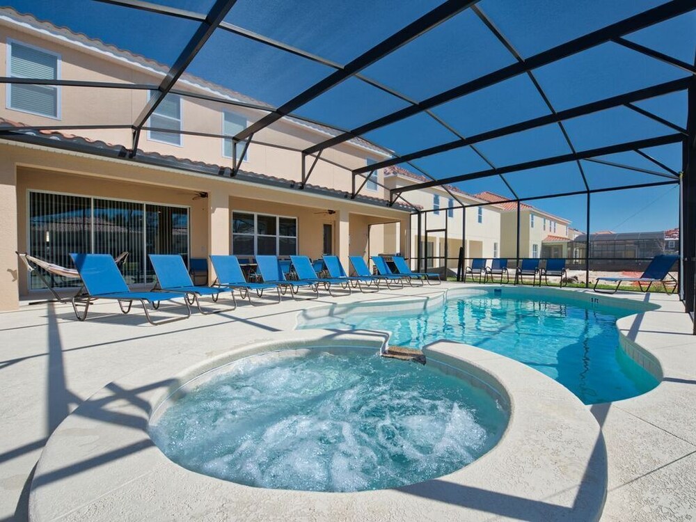 Hacienda Miranda Resort — 4-Star Luxury Hotel in Davenport, United States