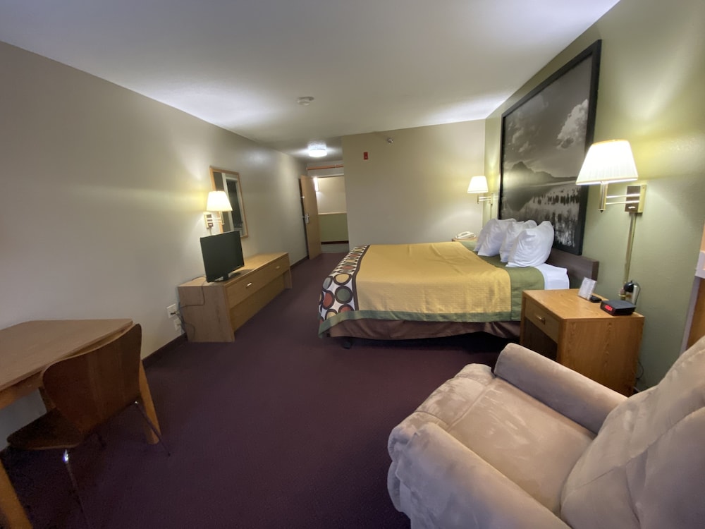 Super 8 by Wyndham Beresford - photo 12