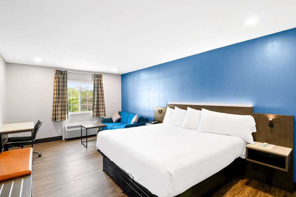 Econo Lodge Bethel Danbury - photo 16