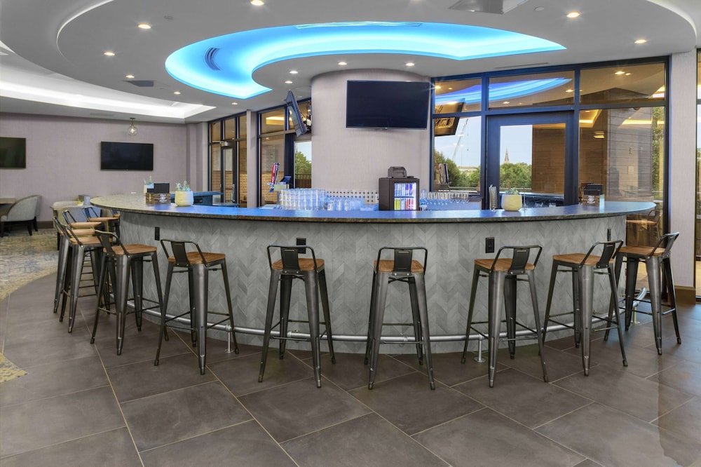 Embassy Suites by Hilton Grand Rapids Downtown MI - photo 35
