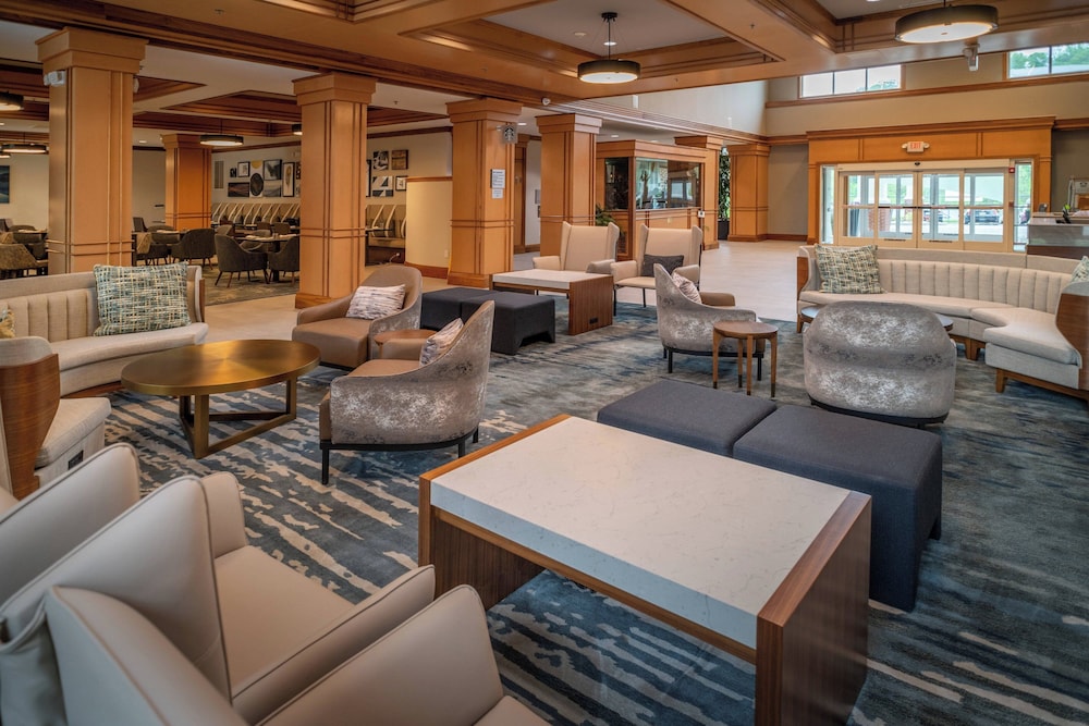 Delta Hotels by Marriott Huntington Mall - photo 2