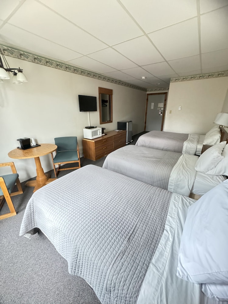 Lake Ontario Motel & Inn - photo 13