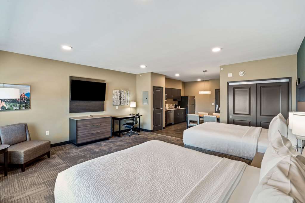 Best Western Plus Fillmore Inn & Suites - photo 31