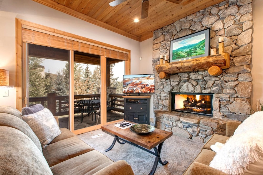KBM Resorts In The Trees Walk to Deer Valley Resort Community Shuttle to Main St. Pri Hot tub Quiet setting ITT 22 - photo 7
