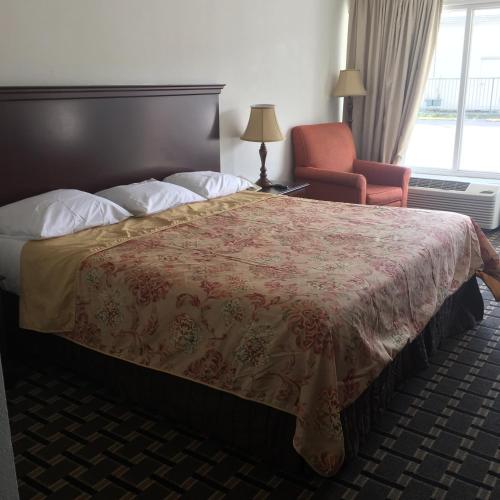 Houston Inn and Suites - photo 27