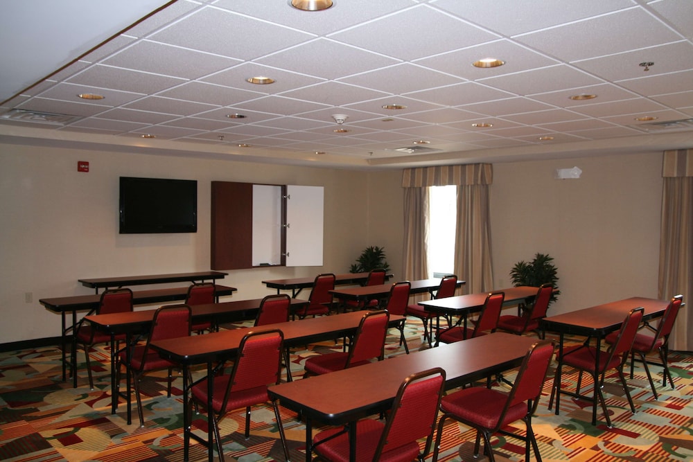 Hampton Inn & Suites Cleveland Mentor - photo 36