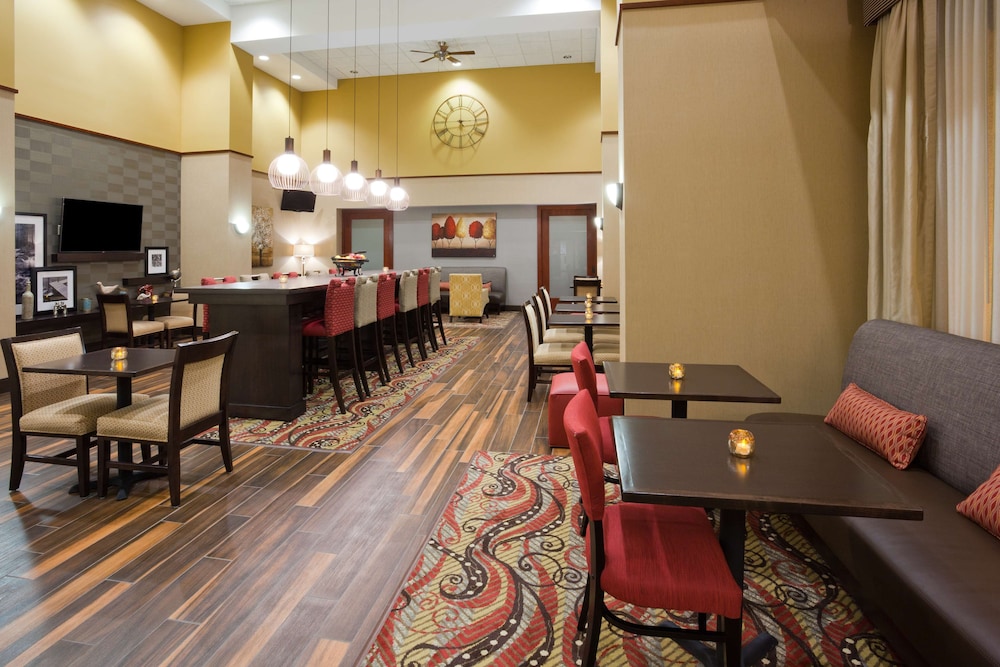 Hampton Inn & Suites Lino Lakes - photo 2