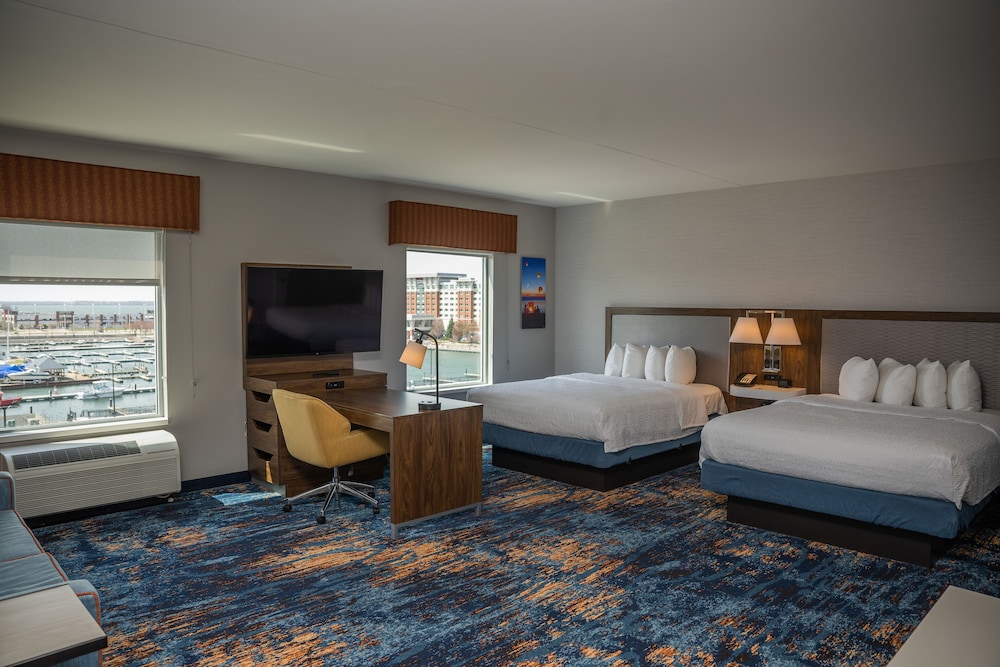 Hampton Inn & Suites Erie Bayfront - photo 13