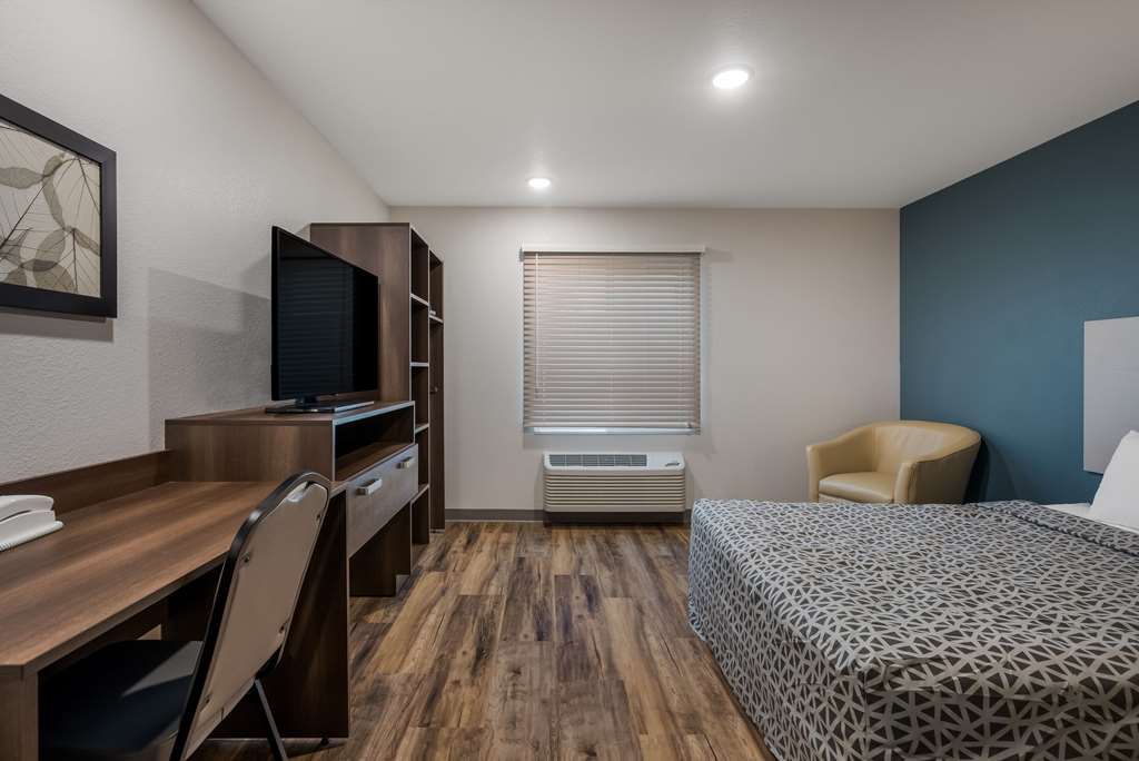 Woodspring Suites Milwaukee Menomonee Falls - photo 16