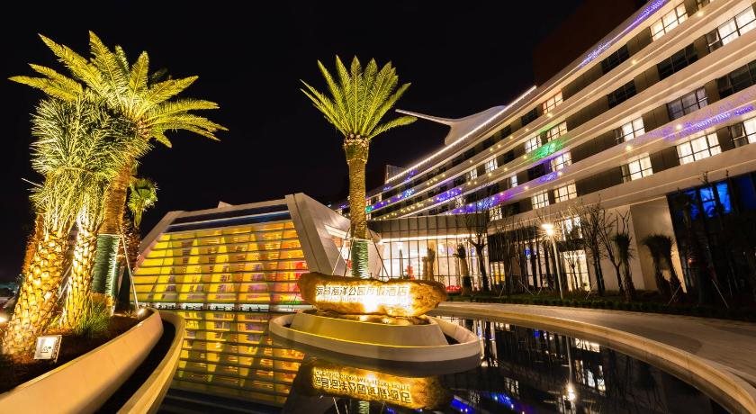 Shanghai Haichang Ocean Park Theme Resort Hotel — 4-Star Luxury Hotel in Shanghai, People's Republic of China