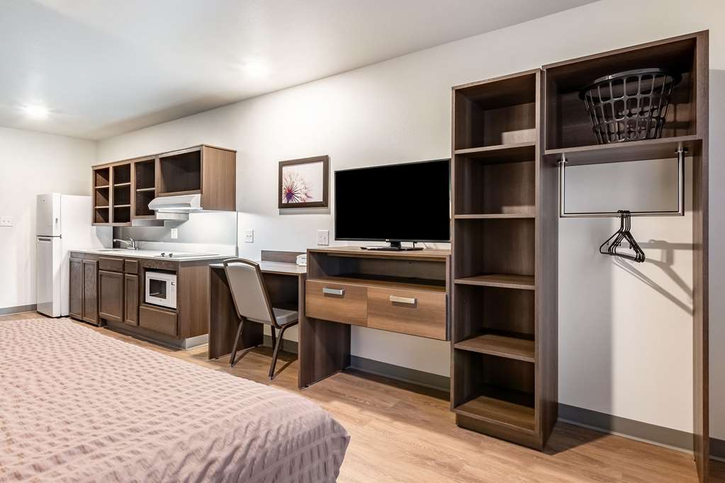 WoodSpring Suites Indianapolis Airport South - photo 14