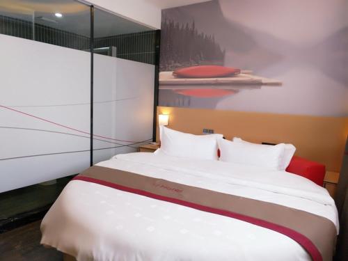 Thank Inn Plus Hotel Hubei Suizhou Zengdu District Mingzhu Plaza — hotel in Suizhou