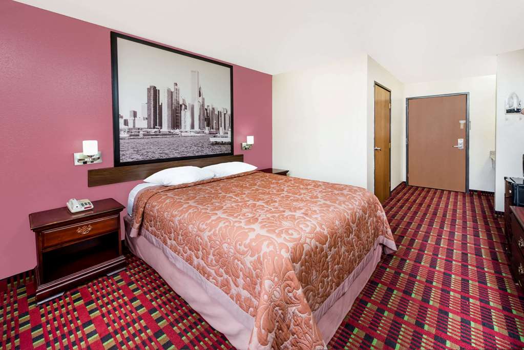 Super 8 by Wyndham Paris IL - photo 12