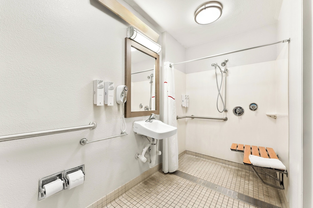 Red Roof Inn Allentown Airport - photo 21