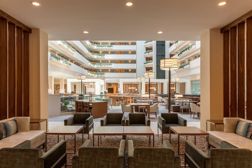 Embassy Suites Greenville Golf Resort & Conference Center - photo 2