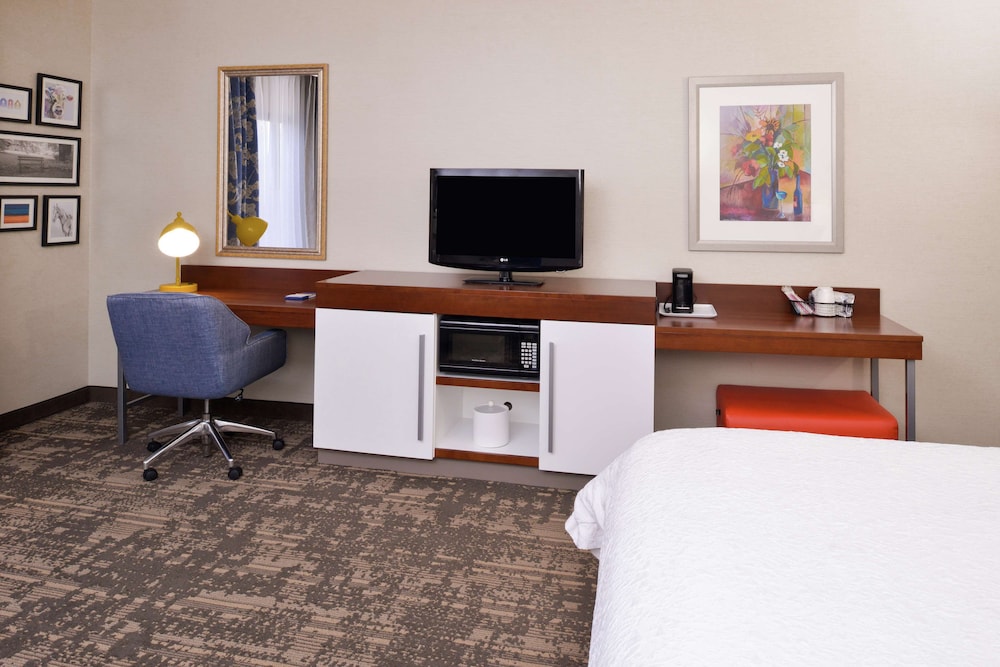Hampton Inn & Suites Wilmington - photo 18