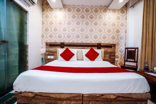 Hotel Le Grand in Unknown City, India