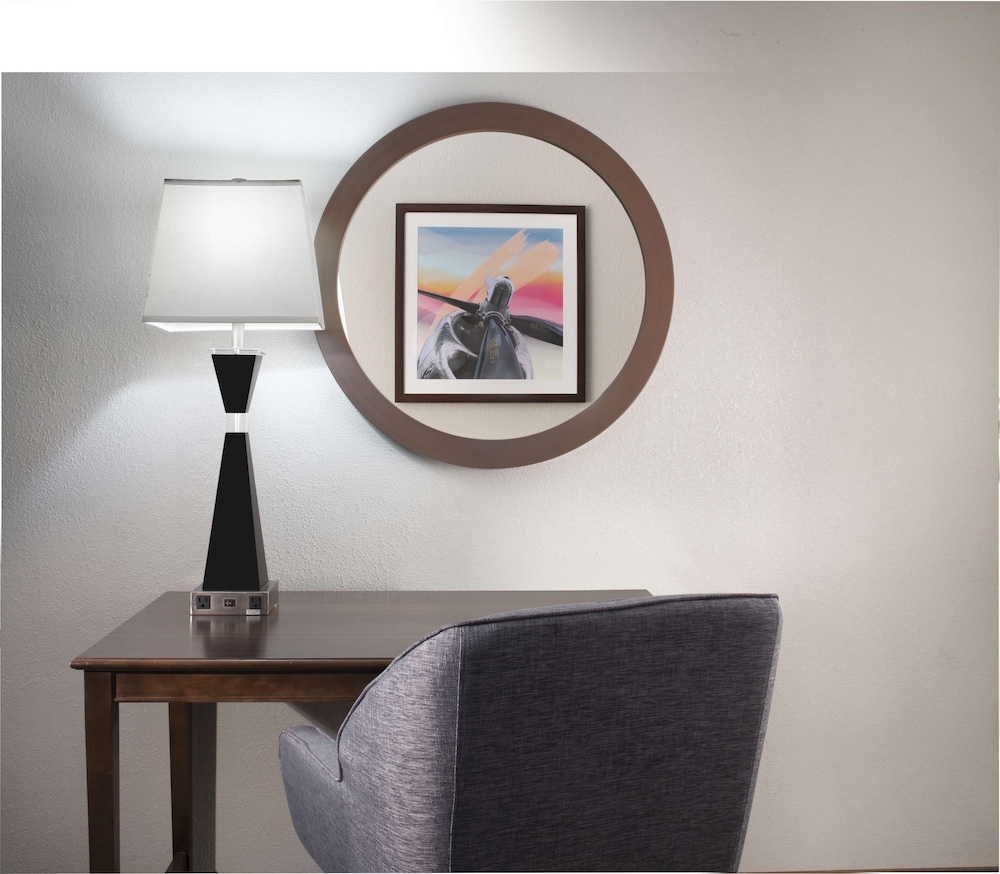 Hampton Inn Evansville - photo 11