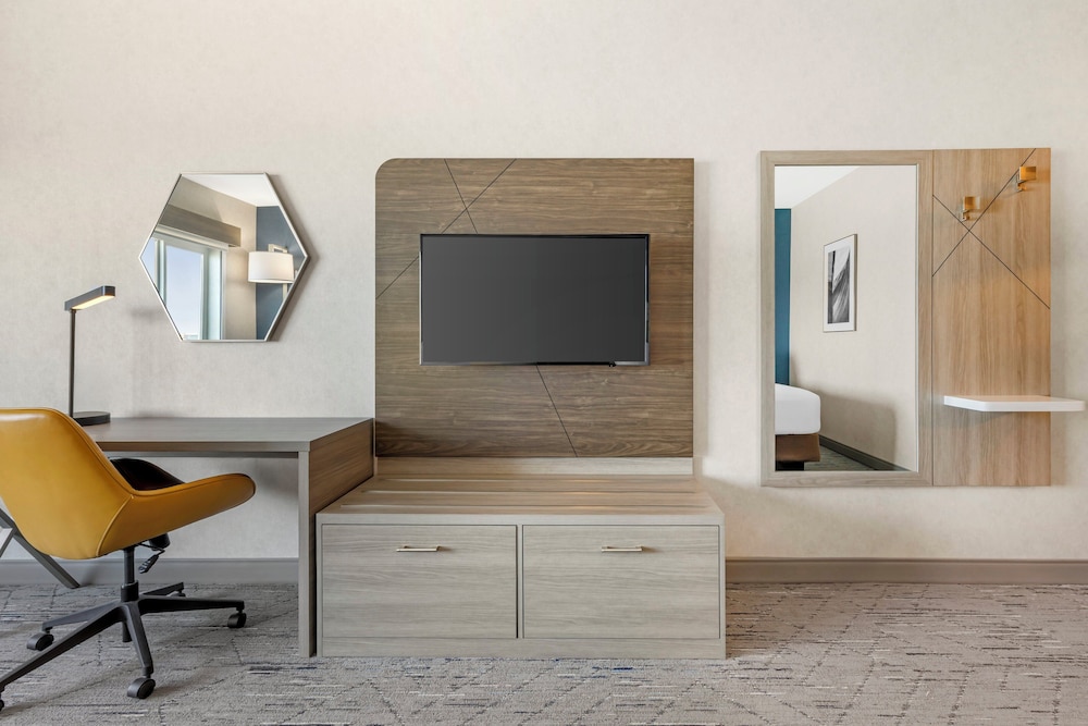 Holiday Inn Express & Suites Astoria by IHG - photo 23