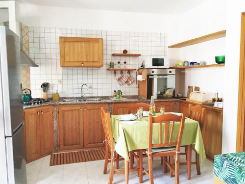 Bougainvillea Home Ospedale Policlinico Monserrato — 4-Star Luxury Hotel in Monserrato, Italy