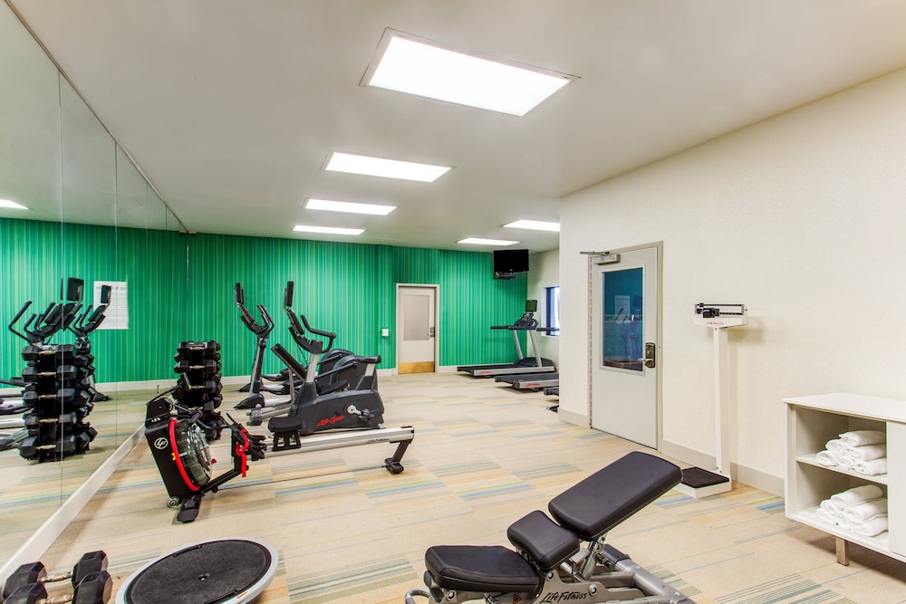 Holiday Inn Express Hauppauge Long Island - photo 30