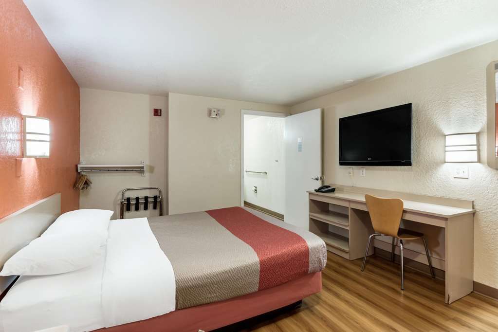 Motel 6 Newport News - photo 23