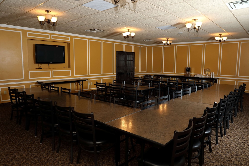 Northern Lights Inn Rugby - photo 31