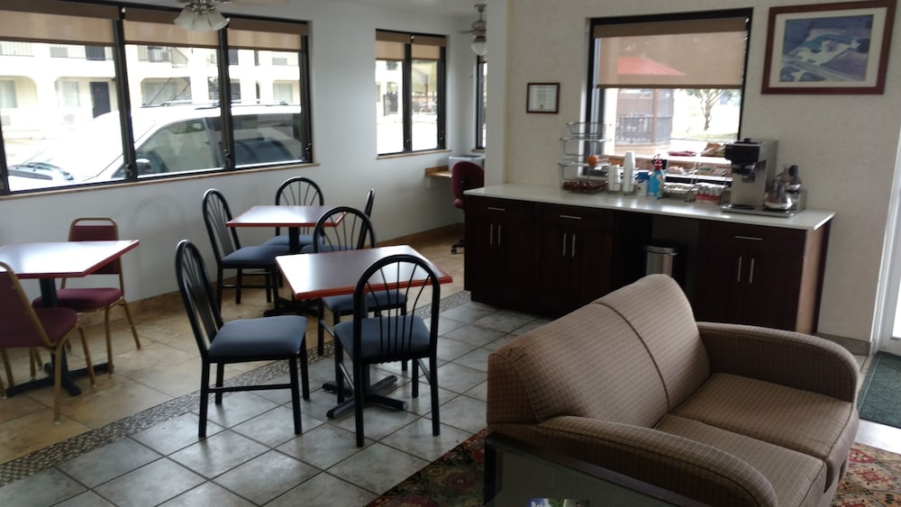 Hotel O Executive Inn & Suites Cuero Hwy 87 - photo 22
