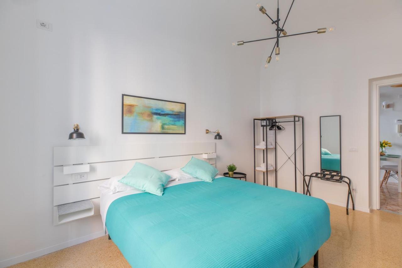 Termini Delightful 4 Bedrooms Apartment — 5-Star Luxury Hotel in Rome, Italy