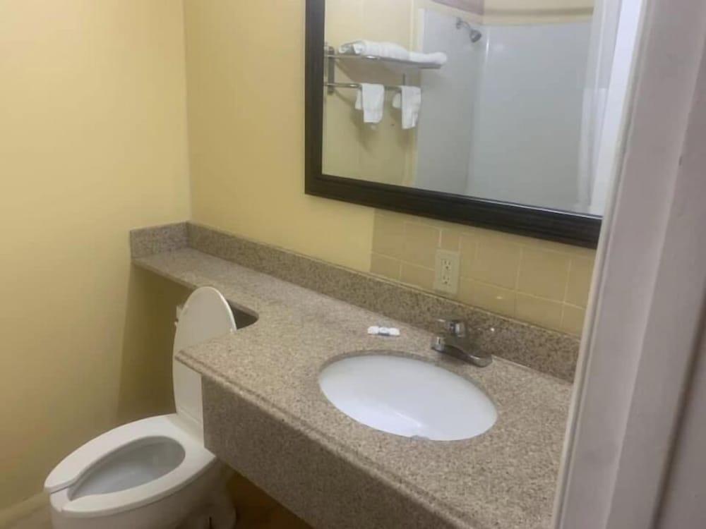 Economy INN poteau - photo 5