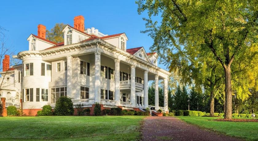The Twelve Oaks Bed & Breakfast — 4-Star Luxury Hotel in Covington, United States